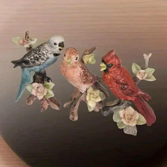 3 Schwabe Bird Figurines Multicolor  Handpainted Cardinal Wren Parakeet Signed - Picture 2 of 16